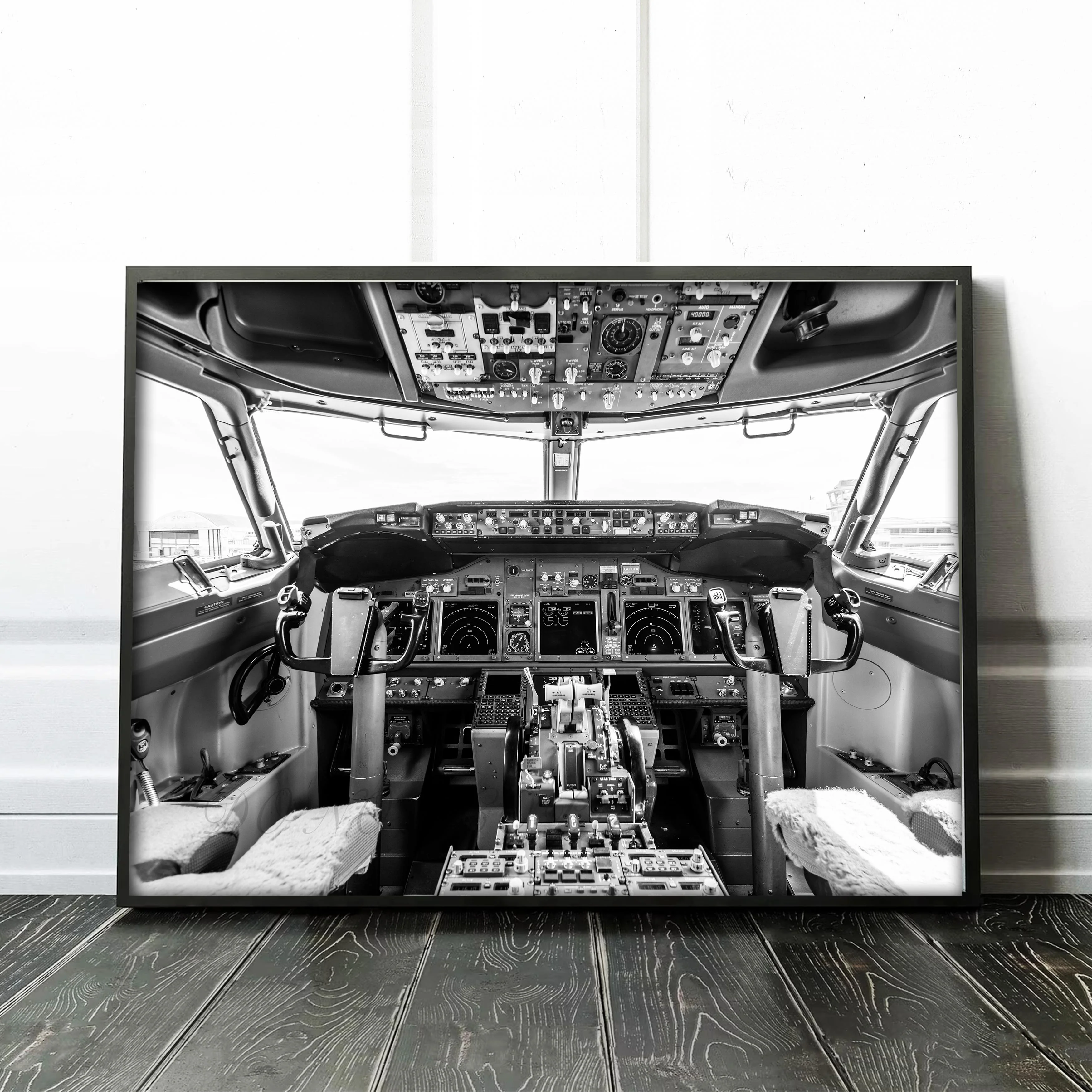 Boeing 737-800 Cockpit - Image 2