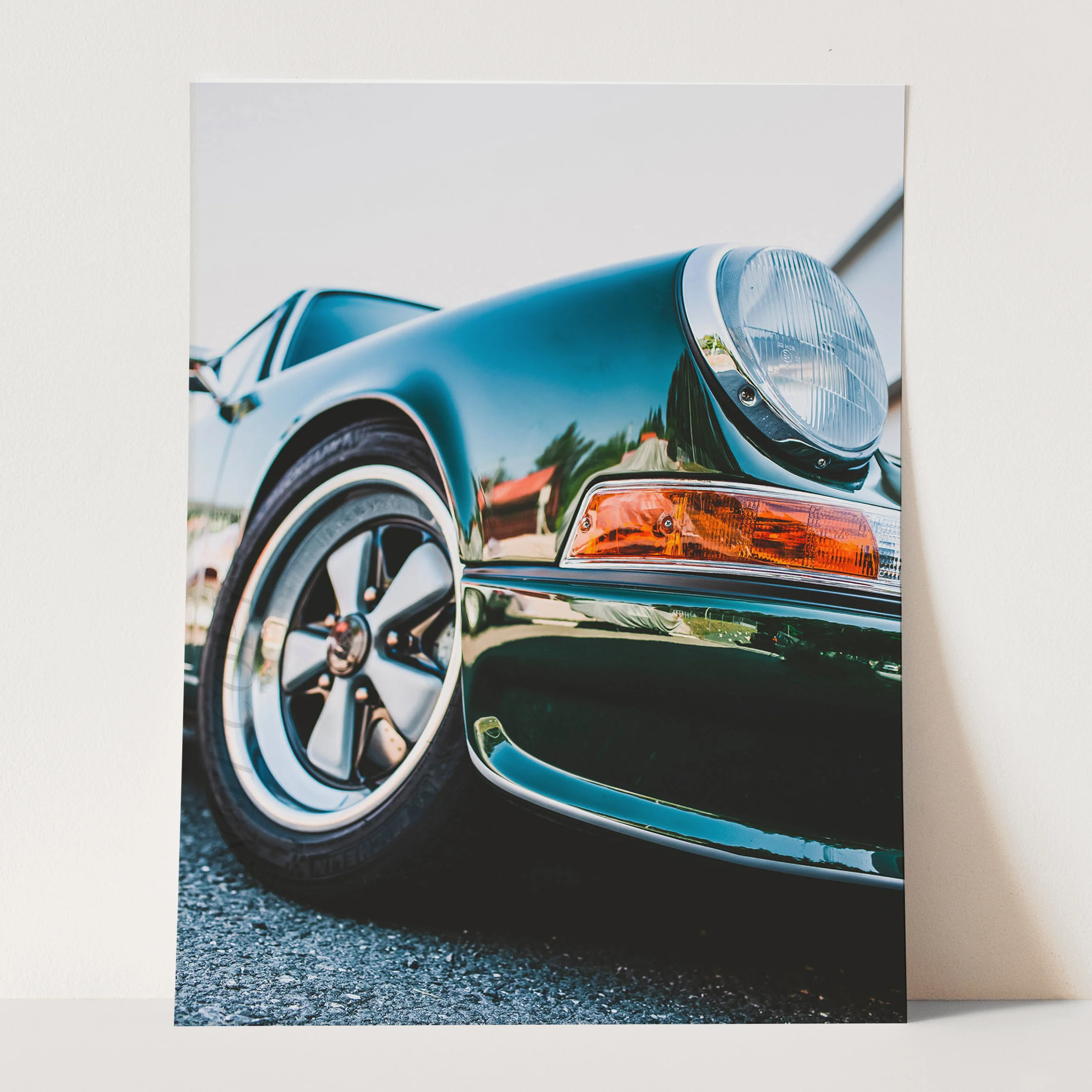 Classic Green Porsche 911 Light - Image 3