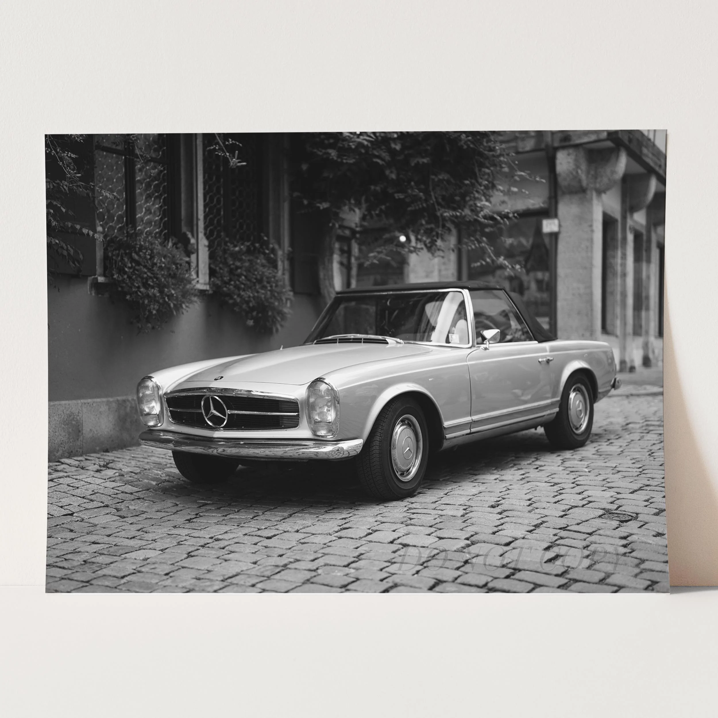 Classic Mercedes Benz Convertible - Image 3