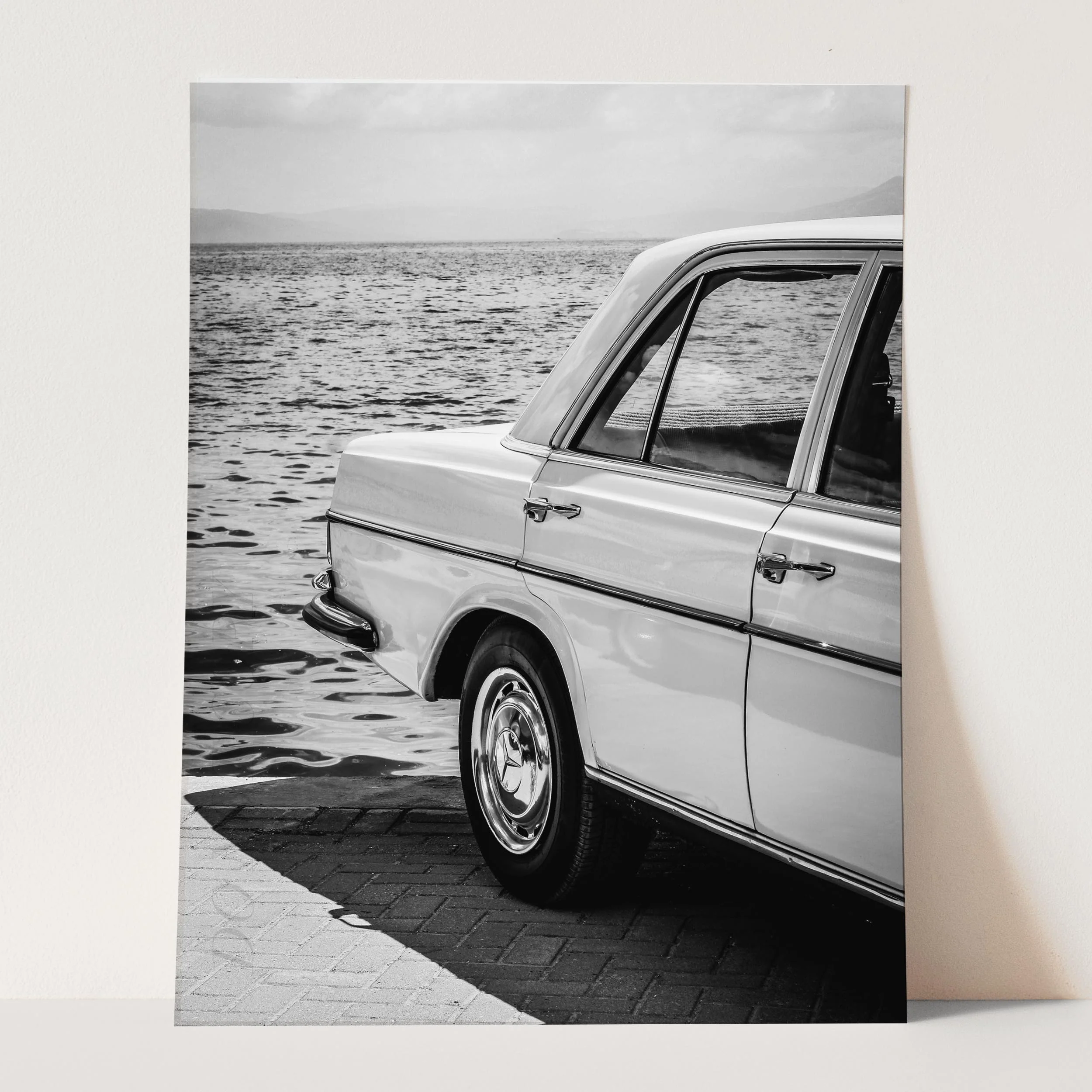 Classic Mercedes by the Ocean - Image 3