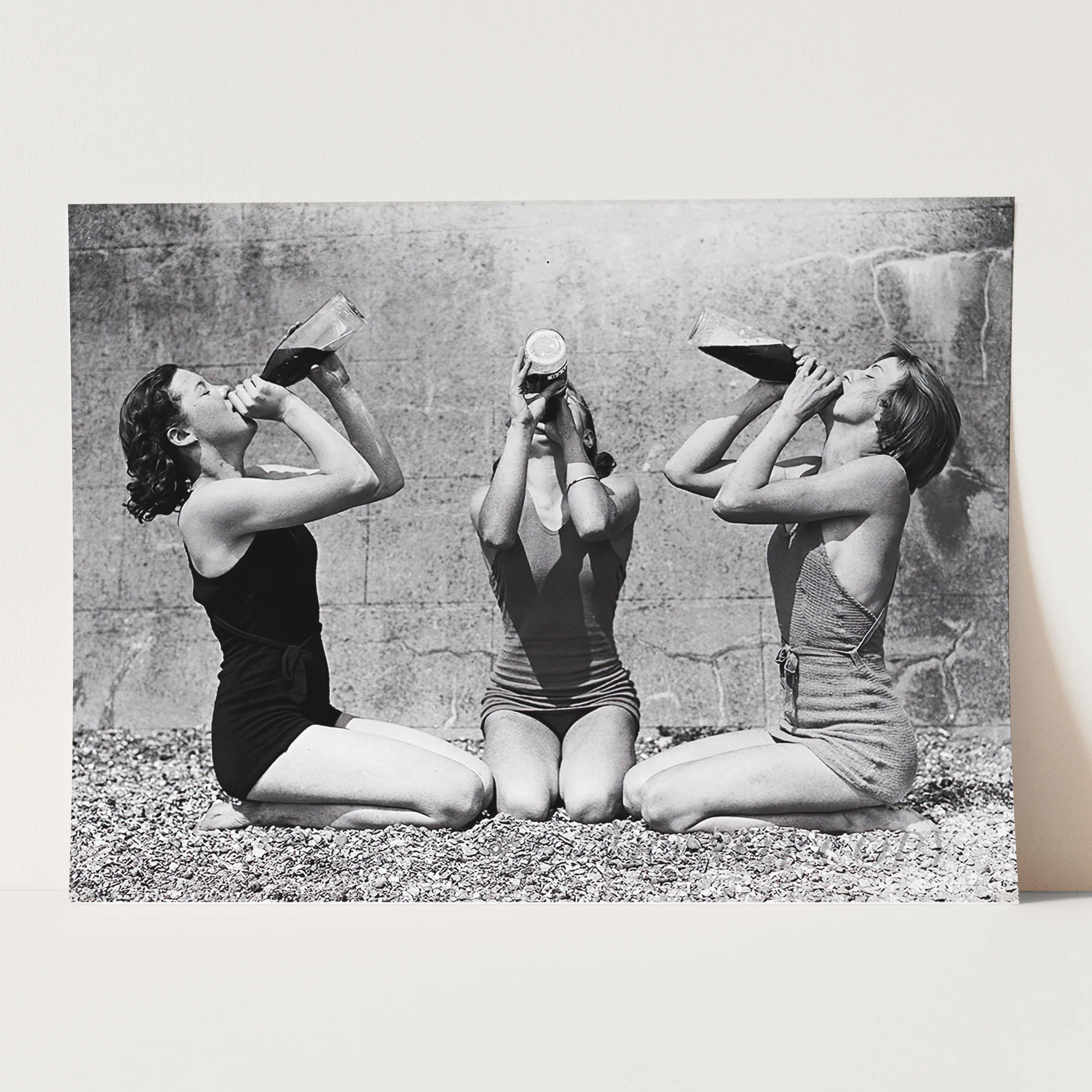 Girls Drinking During Prohibition 1920s - Image 3