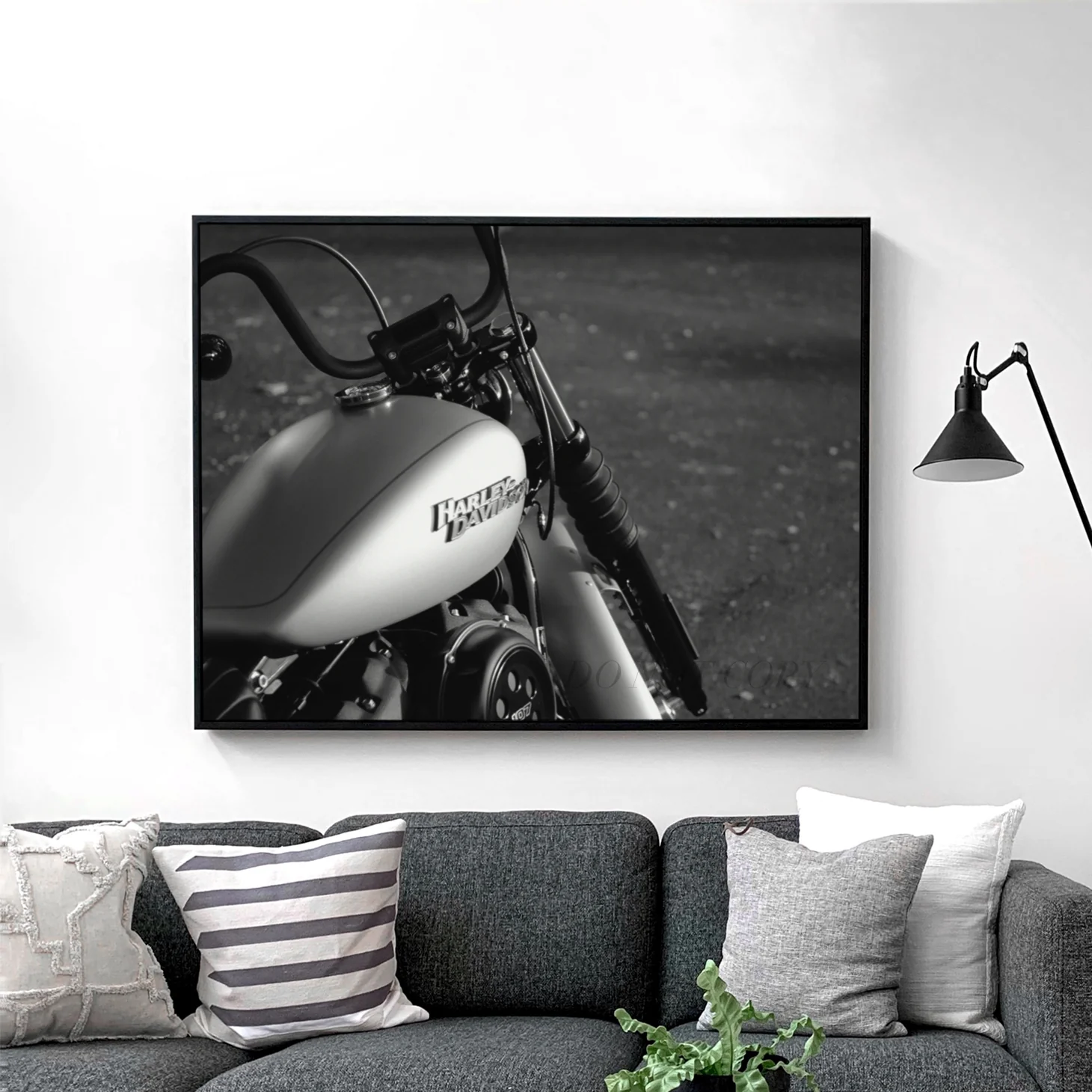 Harley Davidson Vintage Motorcycle - Image 2