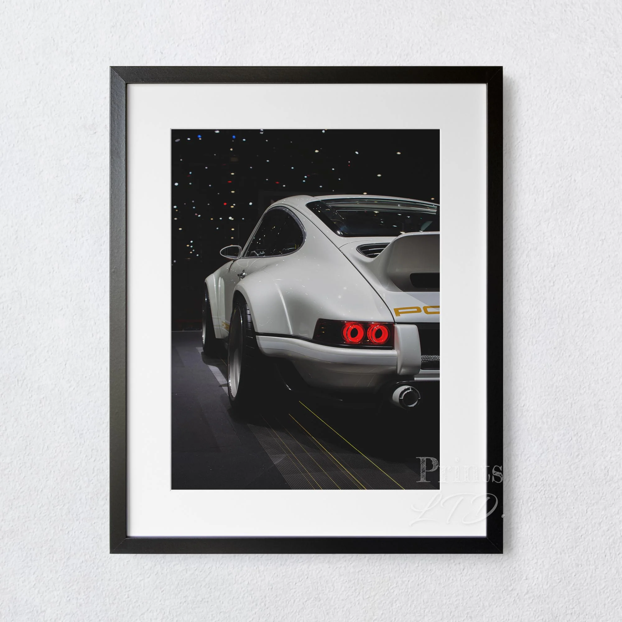 Porsche 911 Vintage White - Image 4