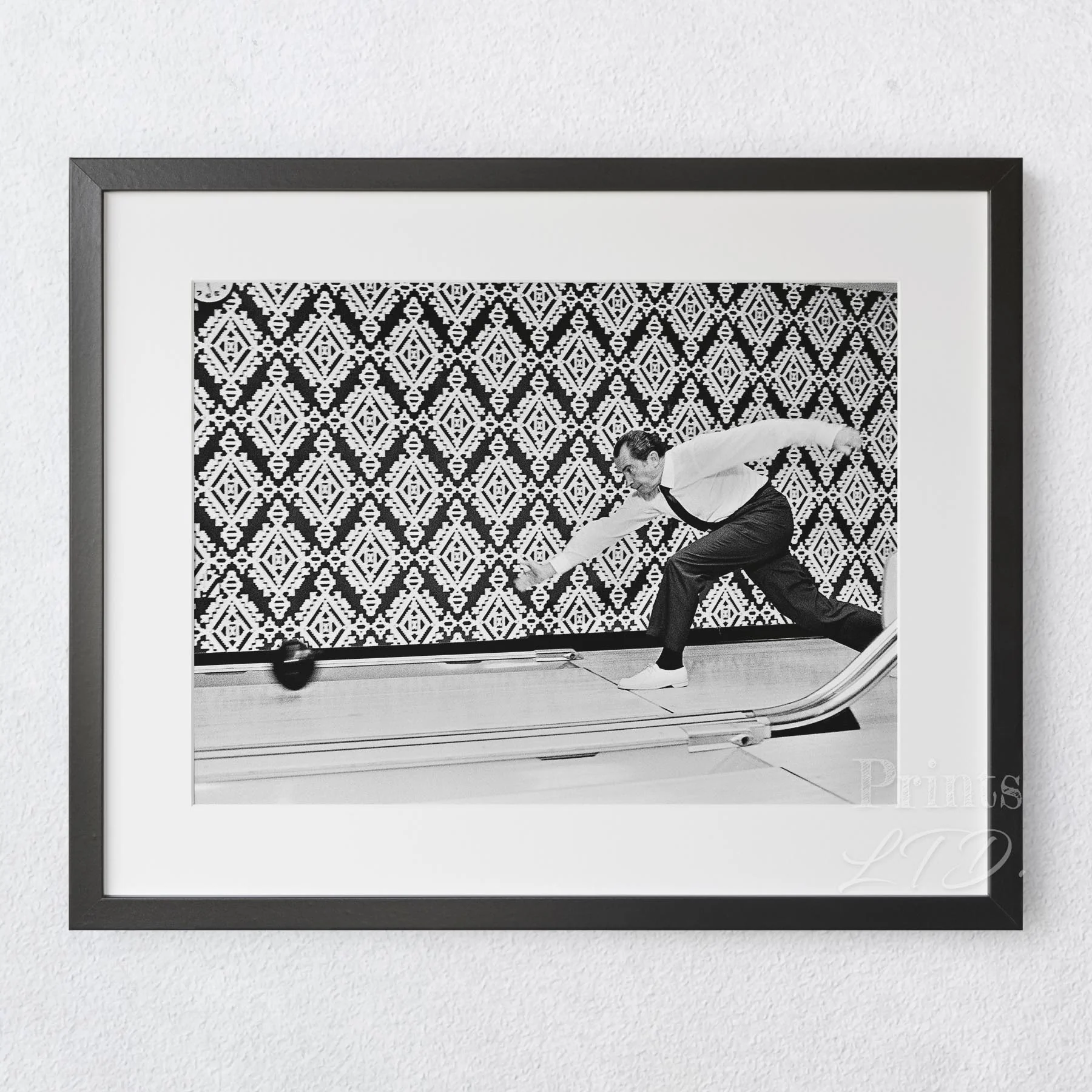 President Richard Nixon bowling - Image 5