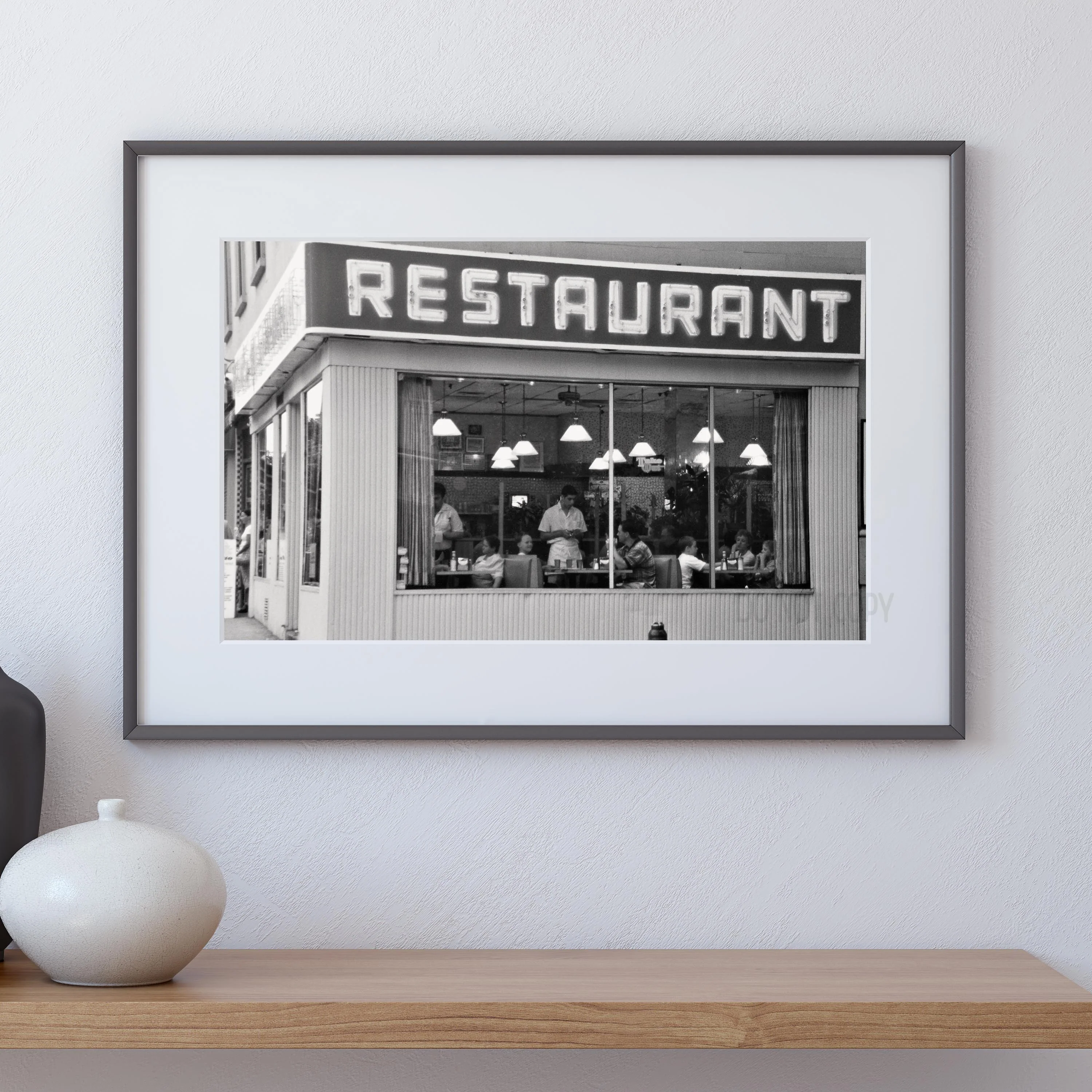 Seinfeld Restaurant in Black & White - Image 4