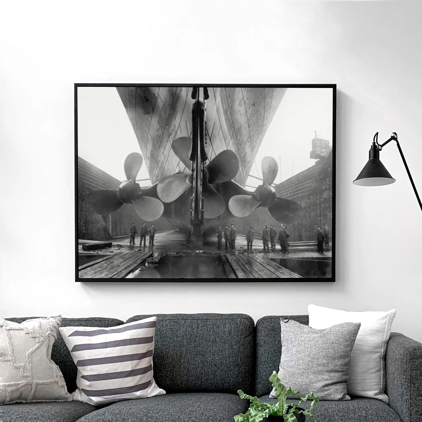 The RMS Titanic's Propellers as the Mighty Ship Sits in Dry Dock - Image 2