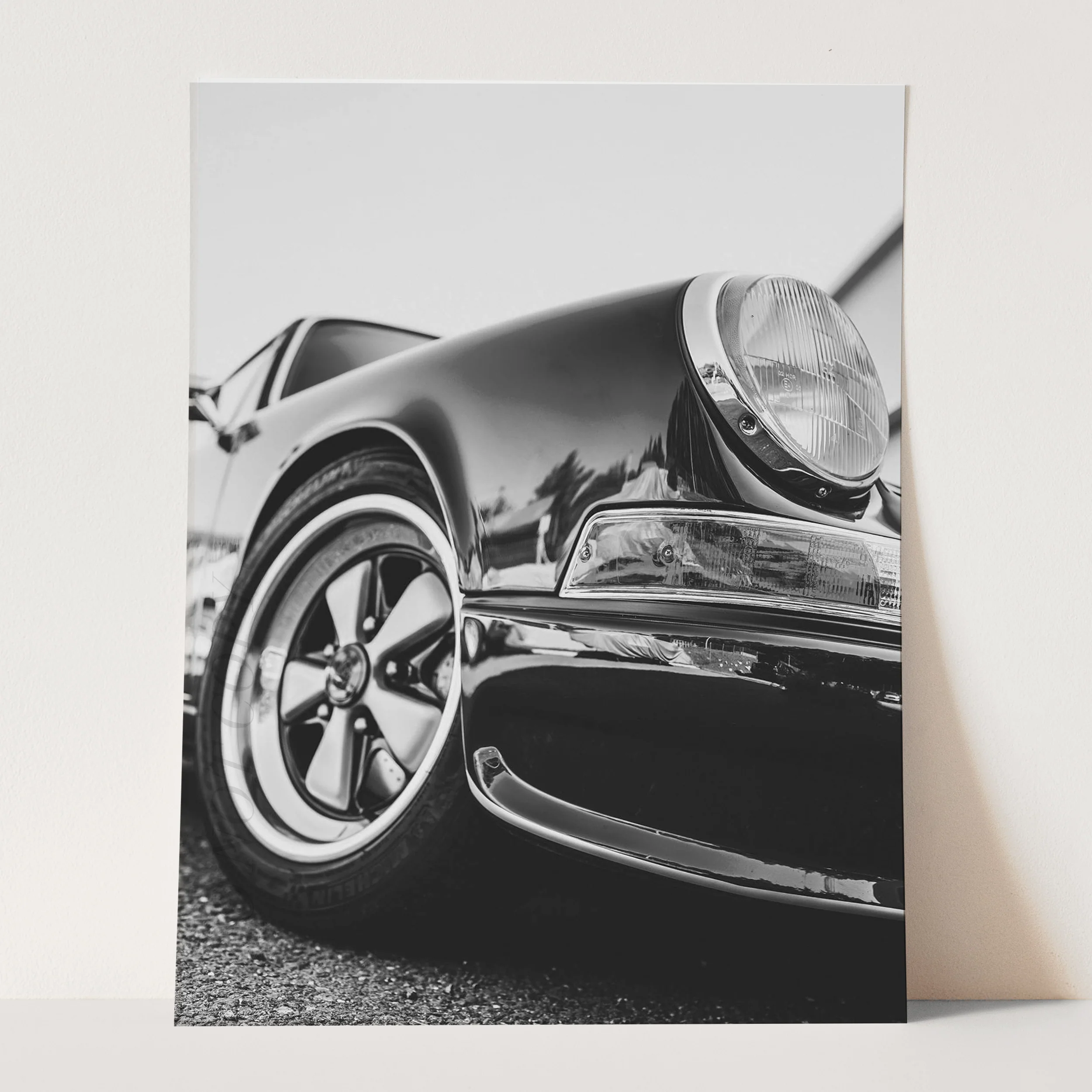 Vintage Porsche 911 Front View - Image 3