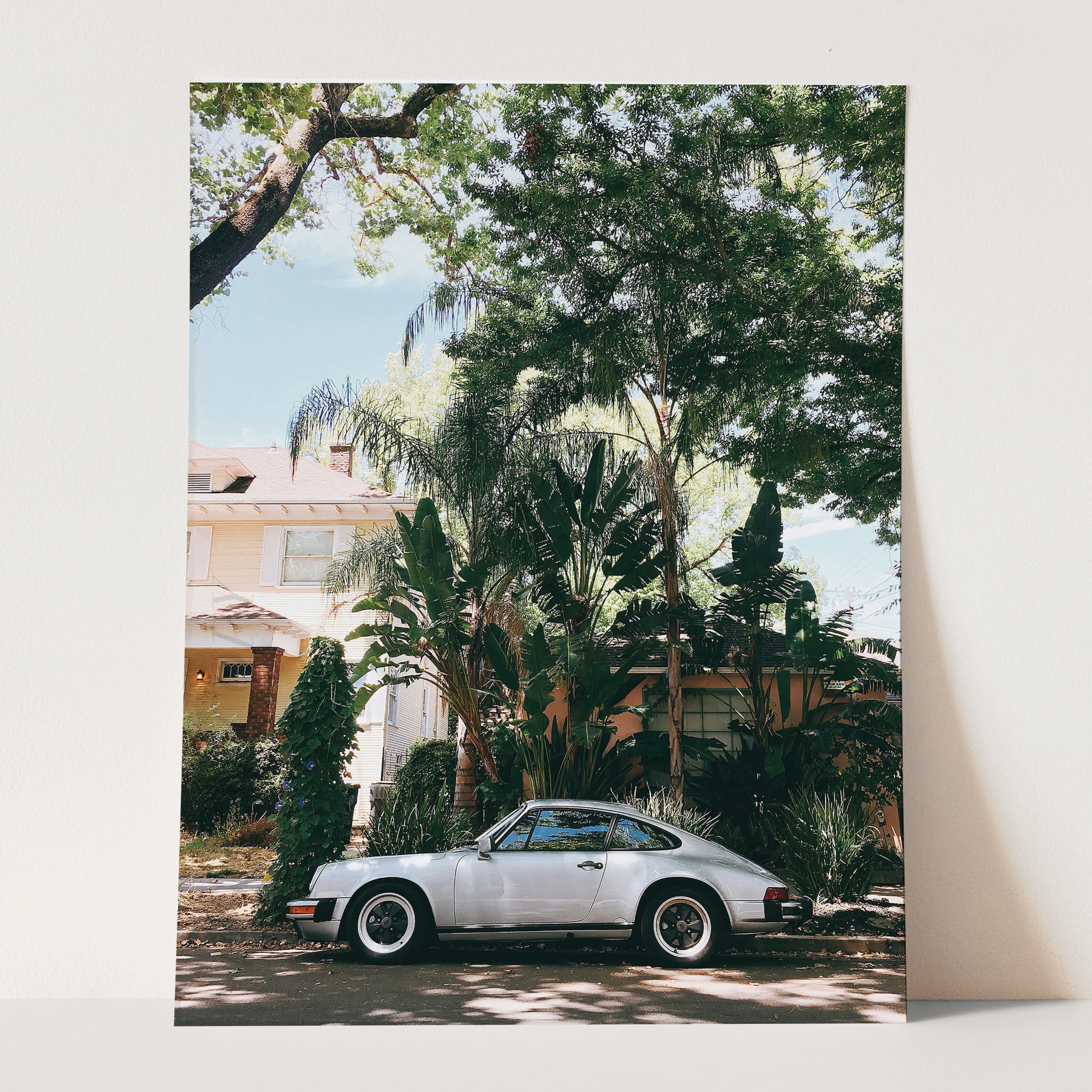 Vintage Porsche 911 Under Palm Trees - Image 3