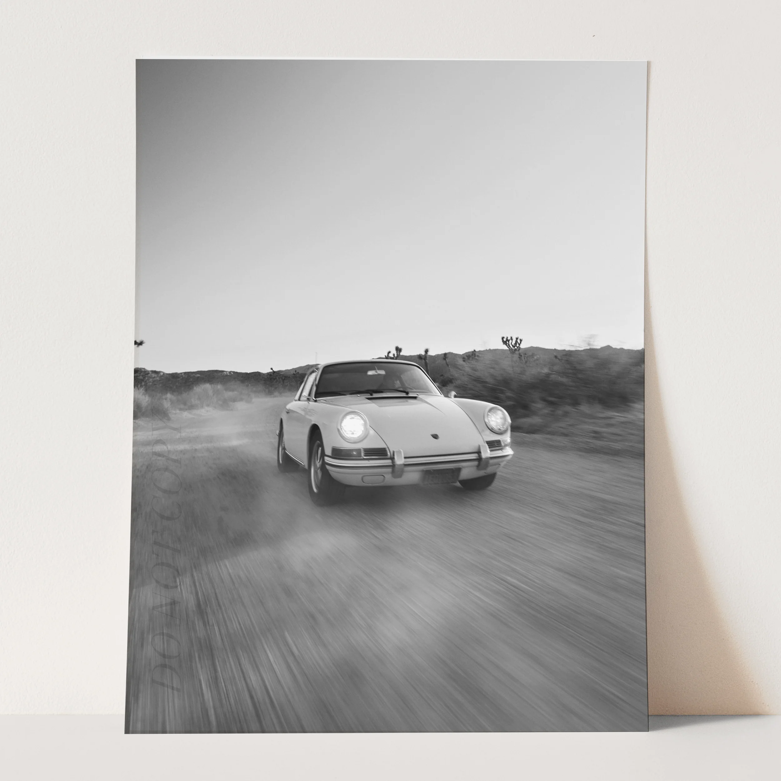 Vintage White Porsche 911 In Desert - Image 3